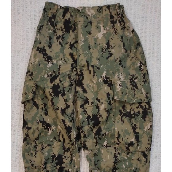 USN AOR2 Woodland Digital NWU Type III Ripstop Pants Short Small New - Picture 1 of 5